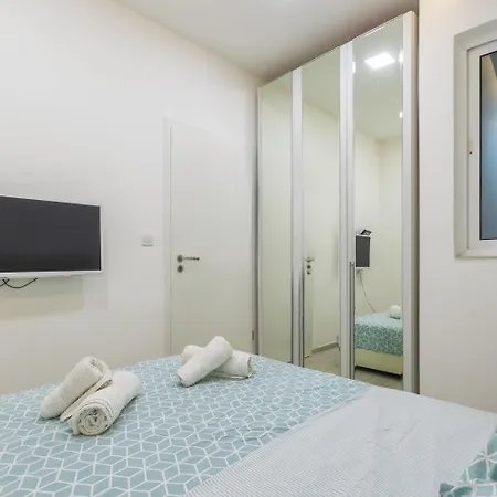 Seafront Designer Bliss In St Julian's * San Ġiljan