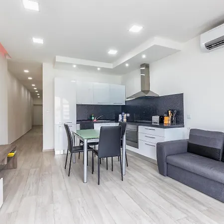 Apartment Seafront Designer Bliss In St Julian's *